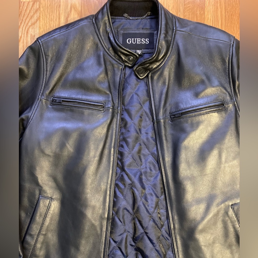 Vintage Guess leather jacket in excellent condition!